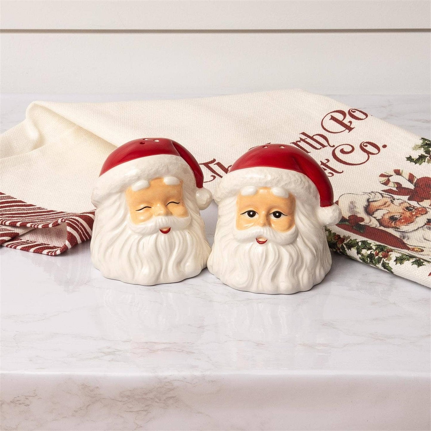 Classic Santa Salt and Pepper Shakers (PK/2 PR)